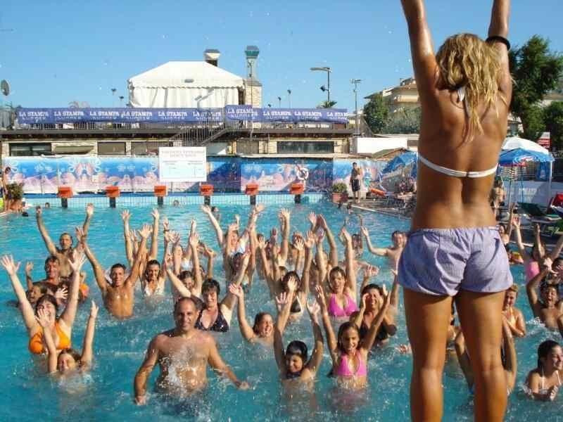 Hotel Fucsia Ριτσόνε Εξωτερικό φωτογραφία