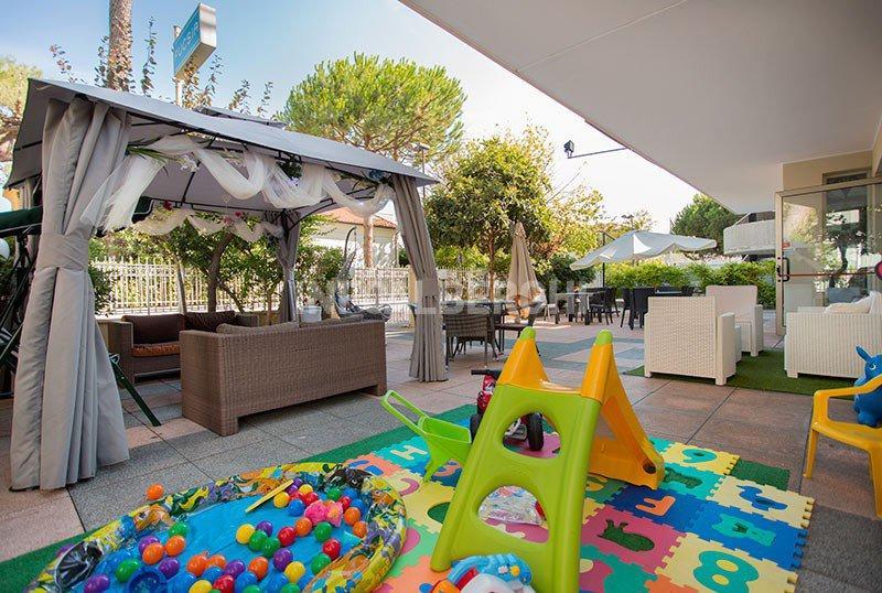 Hotel Fucsia Ριτσόνε Εξωτερικό φωτογραφία