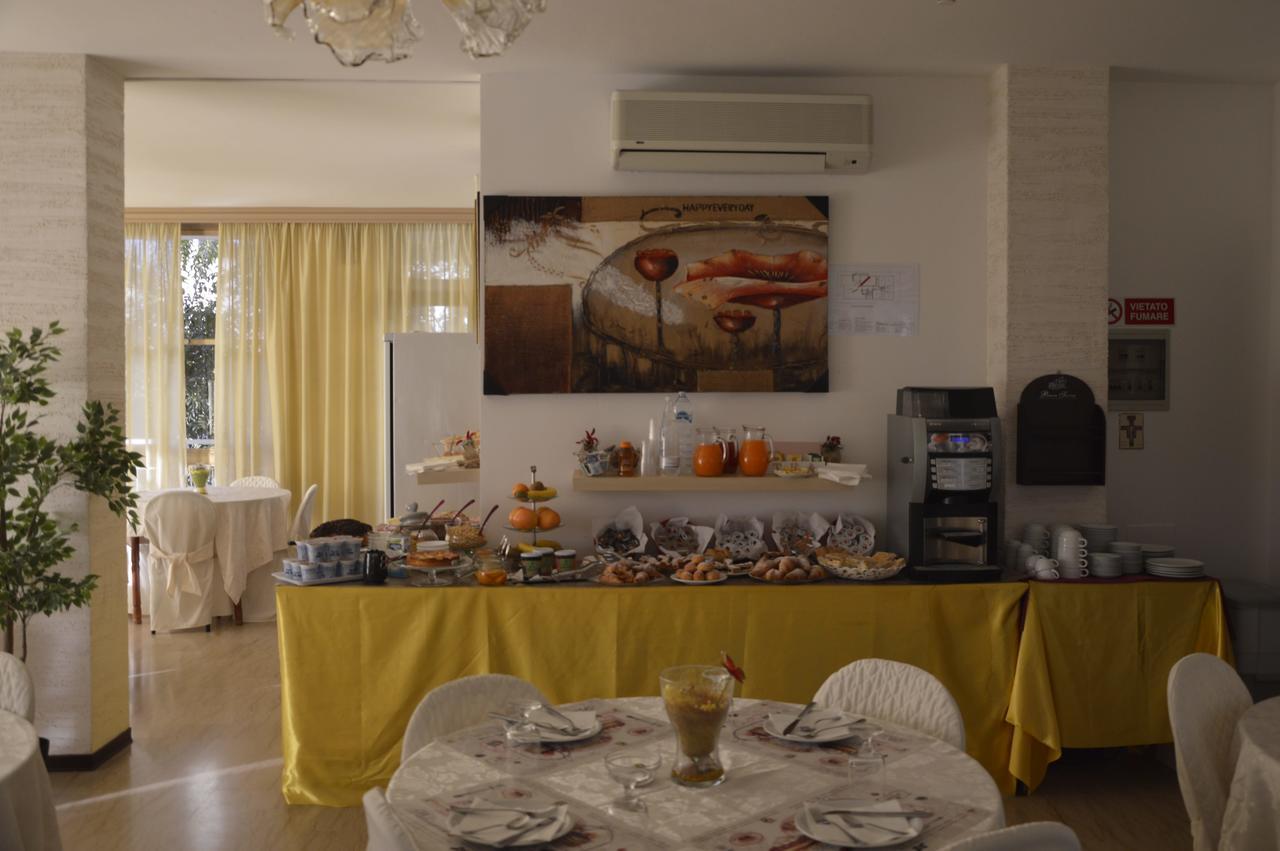 Hotel Fucsia Ριτσόνε Εξωτερικό φωτογραφία