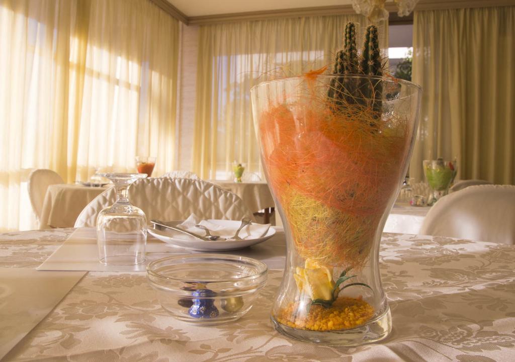 Hotel Fucsia Ριτσόνε Εξωτερικό φωτογραφία