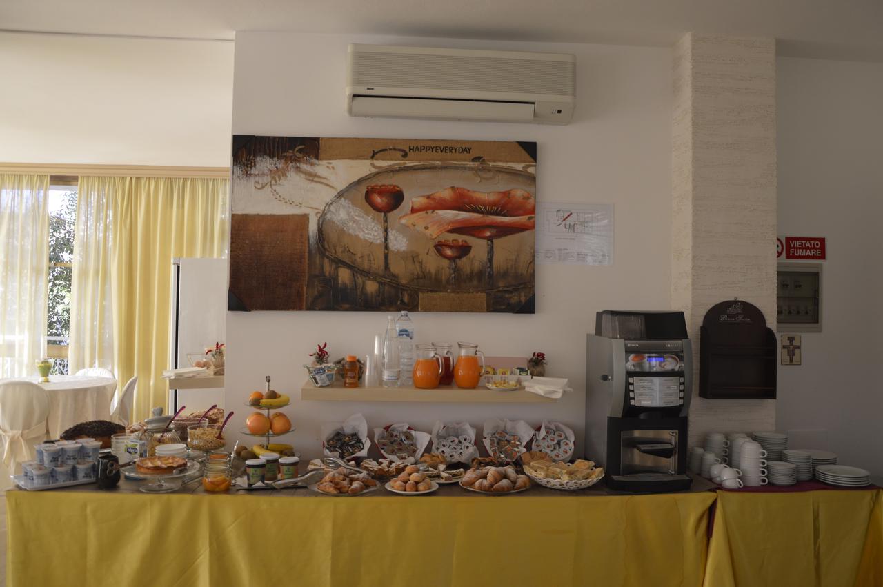 Hotel Fucsia Ριτσόνε Εξωτερικό φωτογραφία