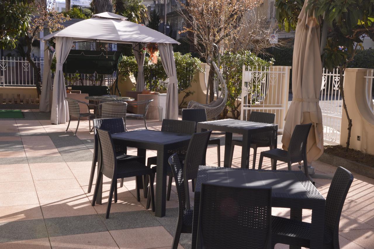 Hotel Fucsia Ριτσόνε Εξωτερικό φωτογραφία