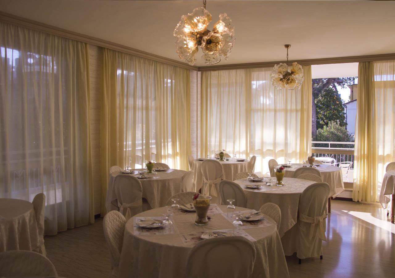 Hotel Fucsia Ριτσόνε Εξωτερικό φωτογραφία