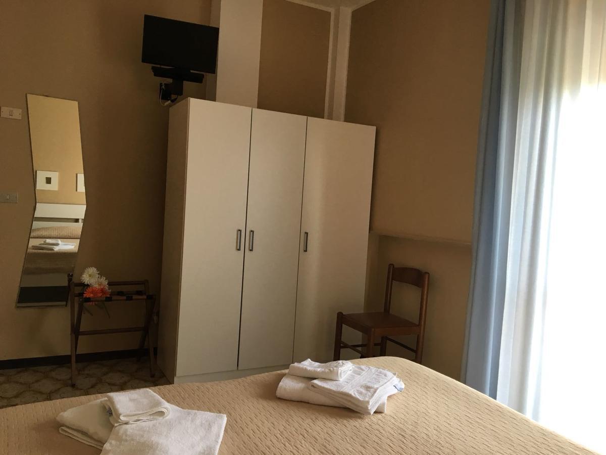 Hotel Fucsia Ριτσόνε Εξωτερικό φωτογραφία