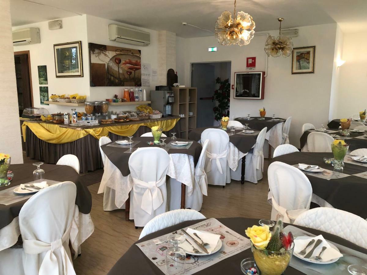 Hotel Fucsia Ριτσόνε Εξωτερικό φωτογραφία